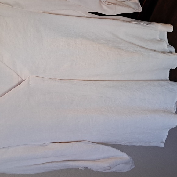 Love Tree, small beige blouse. - Picture 3 of 12